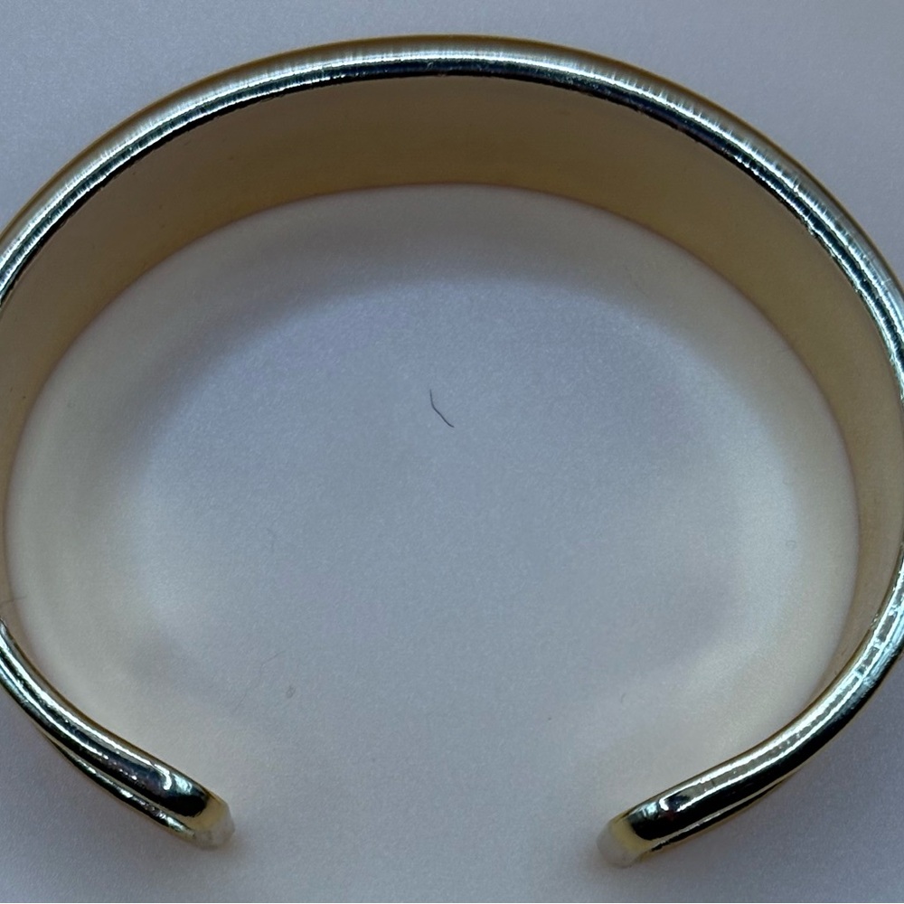 GG Gucci Cuff Bracelet - Picture 7 of 7